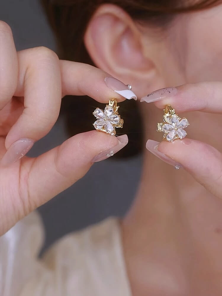 Disney Ariel Inspired Shell Fashion Diamond Earrings 1/10 CTTW | Enchanted  Disney Fine Jewelry